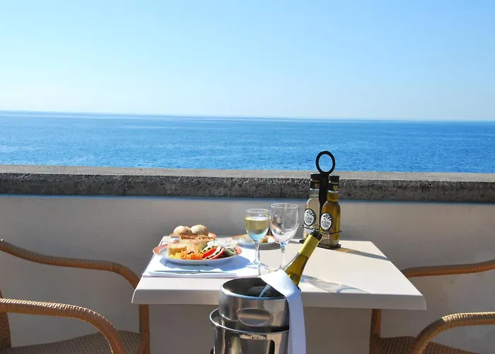 大金塔德弗兰卡酒店